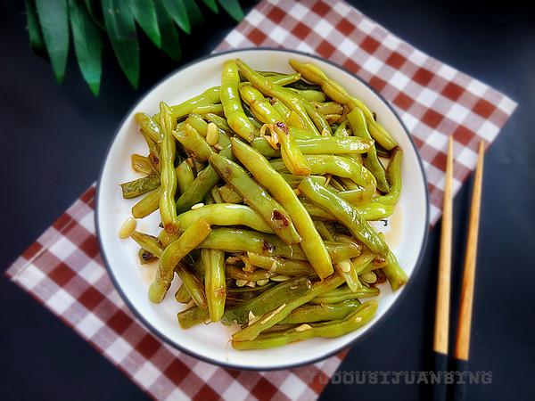 蒜香豆角的做法-蒜香味炒菜譜-易網健康養生網 蒜香豆角的做法-蒜香味炒菜譜