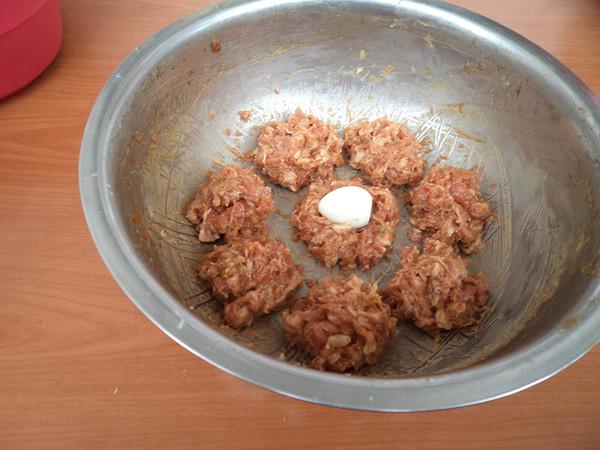 本色蒸獅子頭的做法-咸鮮味蒸菜譜-易網健康養生網 本色蒸獅子頭的做法-咸鮮味蒸菜譜