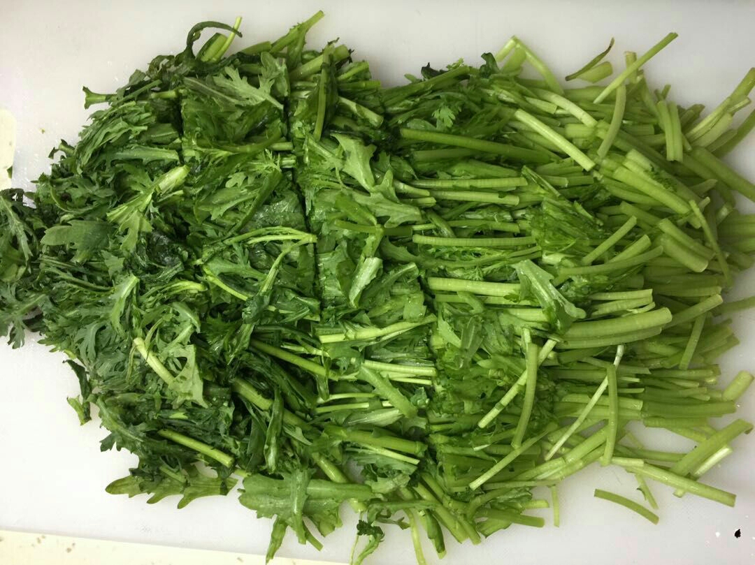 蒜蓉茼蒿的做法-家常味炒菜譜-易網<a href=http://www.xllyou.com/ target=_blank class=infotextkey>健康養生</a>網 蒜蓉茼蒿的做法-家常味炒菜譜