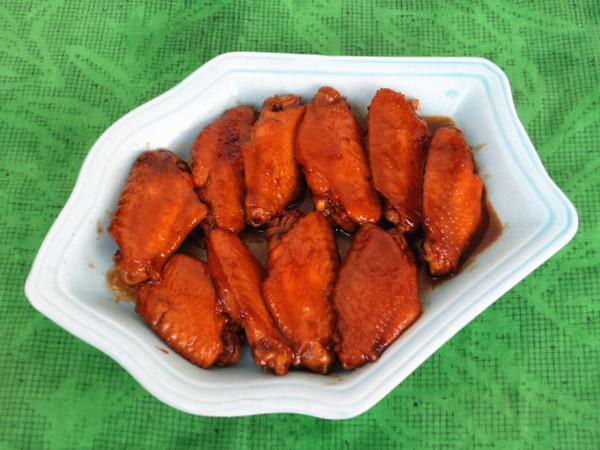 京醬雞翅中的做法-醬香味燒菜譜-易網健康養生網 京醬雞翅中的做法-醬香味燒菜譜