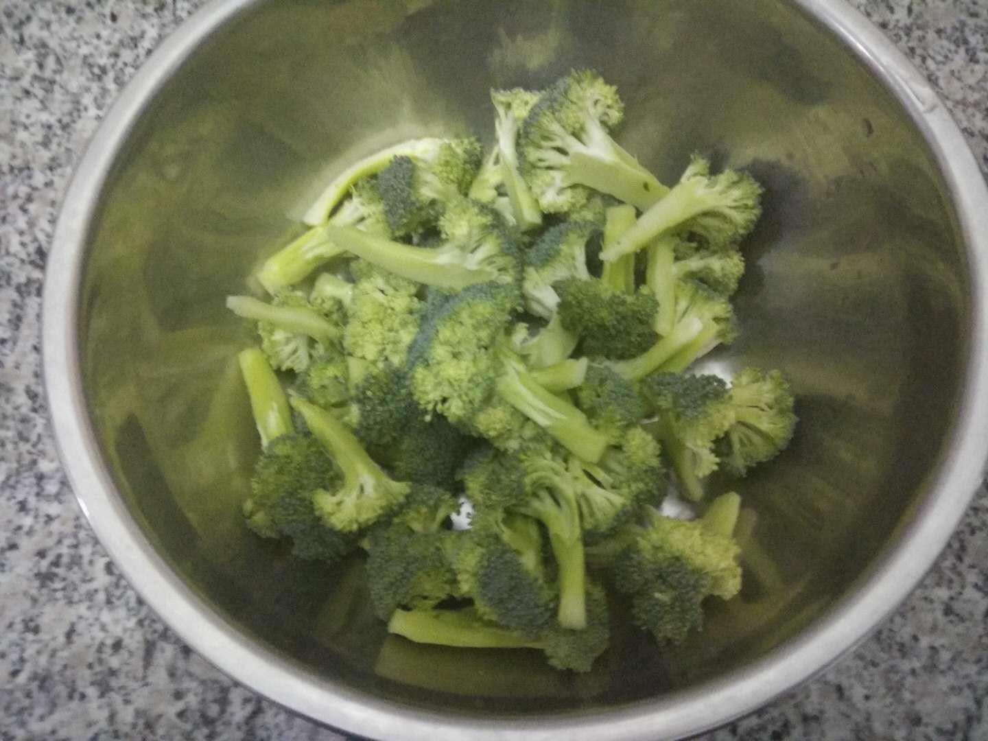 麻醬西蘭花的做法-麻醬味其它工藝菜譜-易網(wǎng)<a href=http://www.xllyou.com/ target=_blank class=infotextkey>健康養(yǎng)生</a>網(wǎng) 麻醬西蘭花的做法-麻醬味其它工藝菜譜