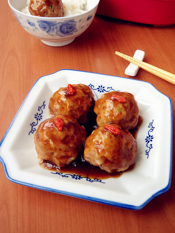 本色蒸獅子頭的做法-咸鮮味蒸菜譜-易網健康養生網 本色蒸獅子頭的做法-咸鮮味蒸菜譜