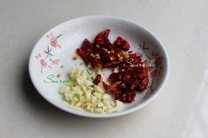 干鍋包菜的做法-麻辣味炒菜譜-易網健康養生網 干鍋包菜的做法-麻辣味炒菜譜