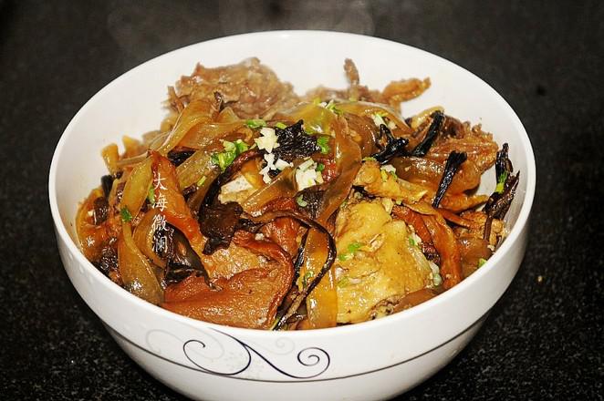 小雞燉蘑菇的做法-家常味燉菜譜