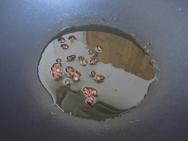 撈汁木耳的做法-咸鮮味拌菜譜-易網健康養生網 撈汁木耳的做法-咸鮮味拌菜譜