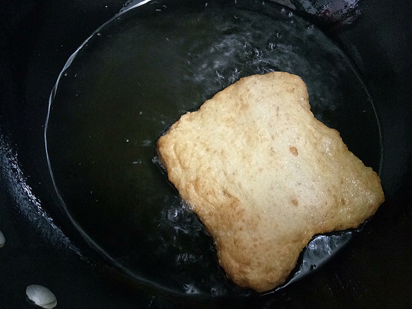 炸荷包蛋的做法-家常味炸菜譜-易網健康養(yǎng)生網 炸荷包蛋的做法-家常味炸菜譜