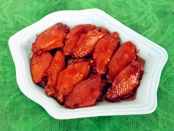 京醬雞翅中的做法-醬香味燒菜譜-易網健康養生網 京醬雞翅中的做法-醬香味燒菜譜