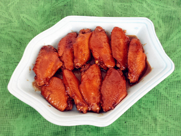 京醬雞翅中的做法-醬香味燒菜譜-易網健康養生網 京醬雞翅中的做法-醬香味燒菜譜