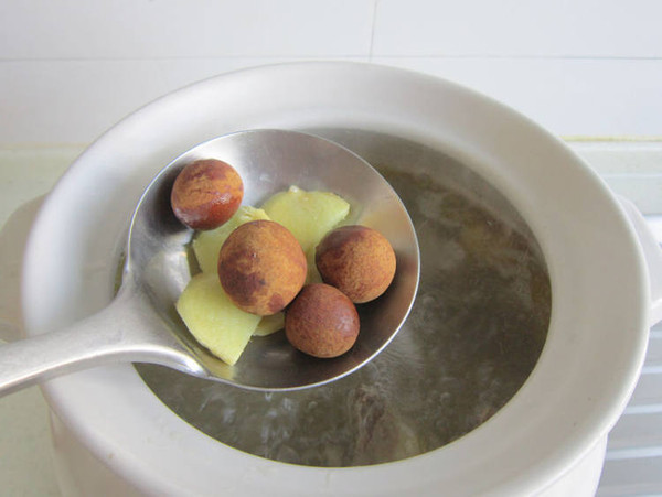 山藥木耳燉雞的做法-家常味燉菜譜