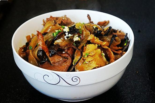 小雞燉蘑菇的做法-家常味燉菜譜