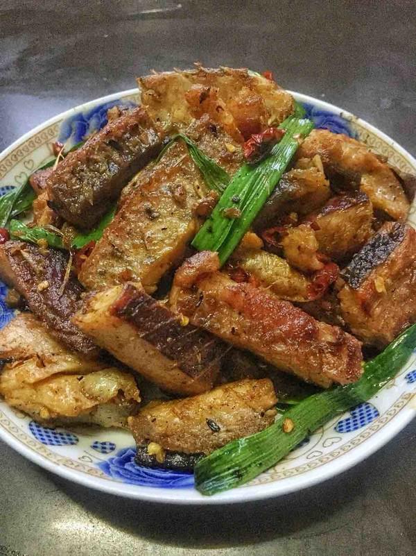 紅燒鱤魚(yú)的做法-香辣味燒菜譜-易網(wǎng)健康養(yǎng)生網(wǎng) 紅燒鱤魚(yú)的做法-香辣味燒菜譜