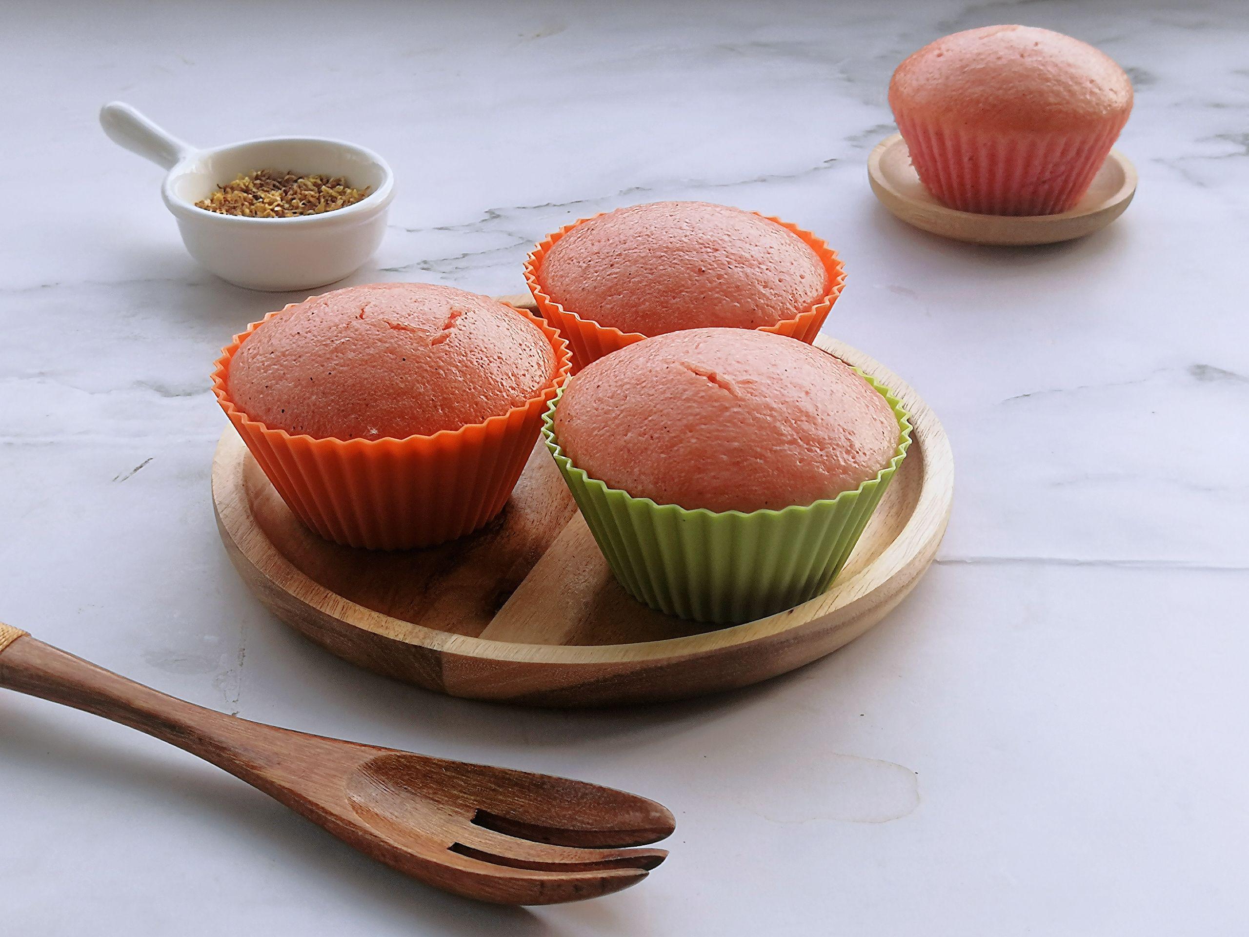 不揉面不醒面,香甜松軟的火龍果蒸糕的做法-甜味蒸菜譜-易網健康養生網 不揉面不醒面,香甜松軟的火龍果蒸糕的做法-甜味蒸菜譜