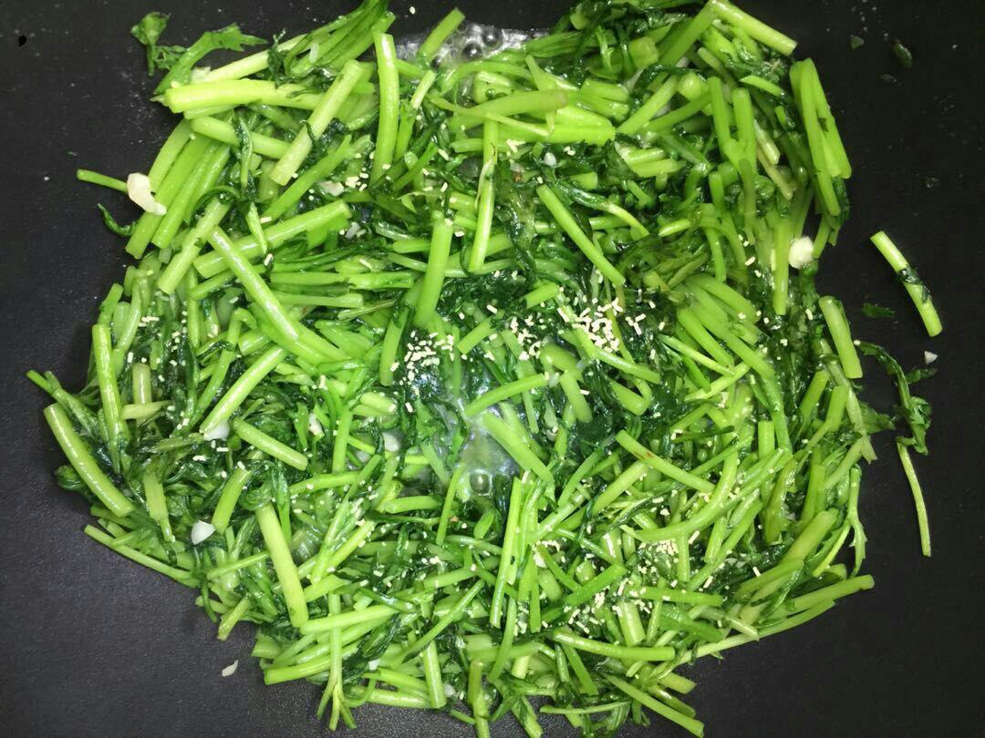 蒜蓉茼蒿的做法-家常味炒菜譜-易網健康養生網 蒜蓉茼蒿的做法-家常味炒菜譜