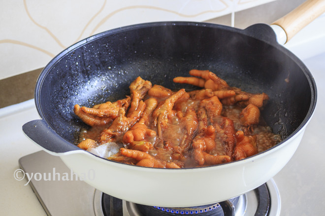 啤酒燒鳳爪的做法-家常味燒菜譜-易網健康養(yǎng)生網 啤酒燒鳳爪的做法-家常味燒菜譜