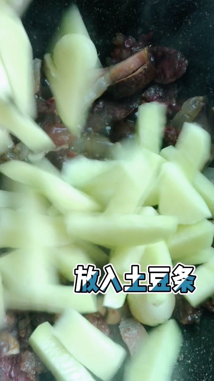 臘味雙拼的做法-家常味炒菜譜-易網健康養生網 臘味雙拼的做法-家常味炒菜譜