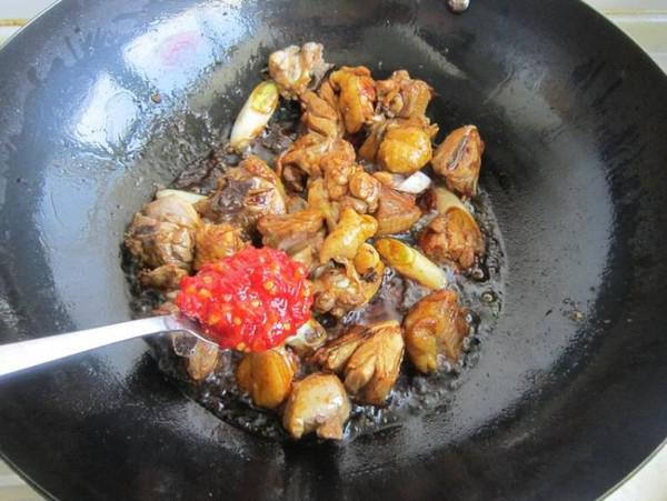 墨魚干燒雞的做法-家常味燒菜譜