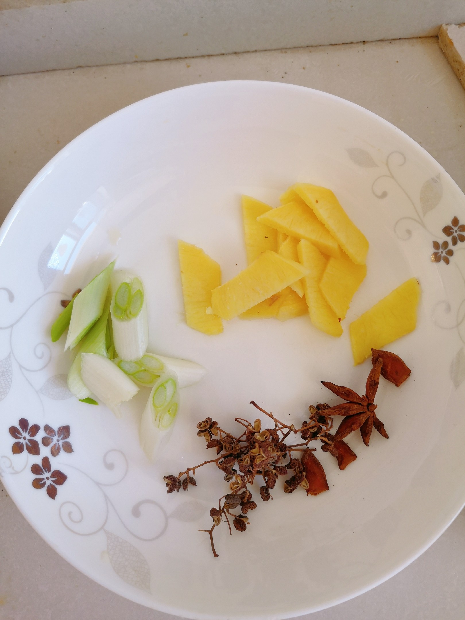 紅燒肉的做法-其它口味炒菜譜-易網(wǎng)健康養(yǎng)生網(wǎng) 紅燒肉的做法-其它口味炒菜譜