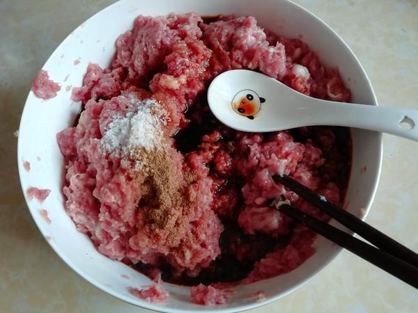 金針南瓜豬肉餡餃子的做法-家常味煮菜譜-易網健康養生網 金針南瓜豬肉餡餃子的做法-家常味煮菜譜