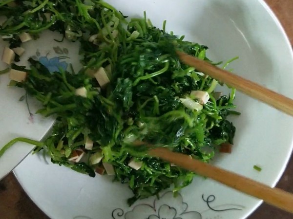 雞蛋干拌香菜的做法-咸鮮味拌菜譜-易網健康養生網 雞蛋干拌香菜的做法-咸鮮味拌菜譜