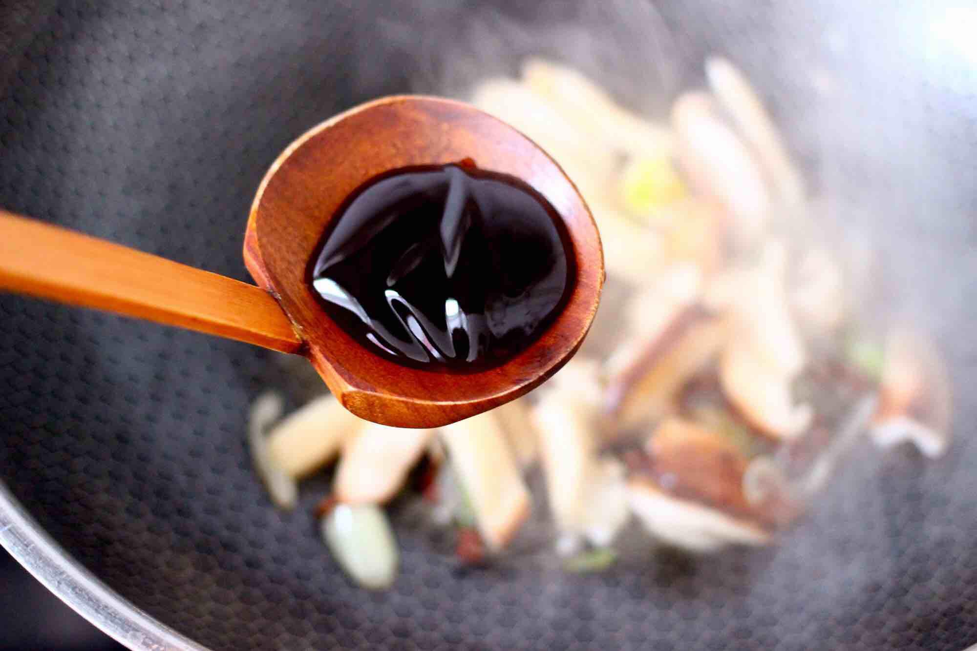 芹菜炒香菇的做法-咸鮮味炒菜譜