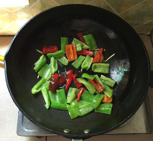 紫蘇煎雞蛋的做法-家常味煎菜譜-易網(wǎng)健康養(yǎng)生網(wǎng) 紫蘇煎雞蛋的做法-家常味煎菜譜