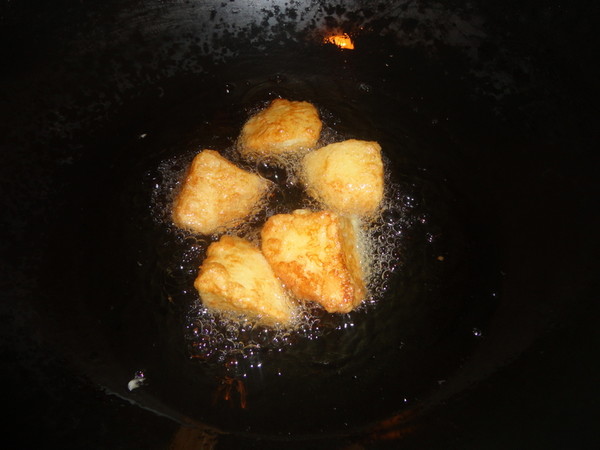 拔絲蘋果的做法-甜味煮菜譜-易網(wǎng)健康養(yǎng)生網(wǎng) 拔絲蘋果的做法-甜味煮菜譜