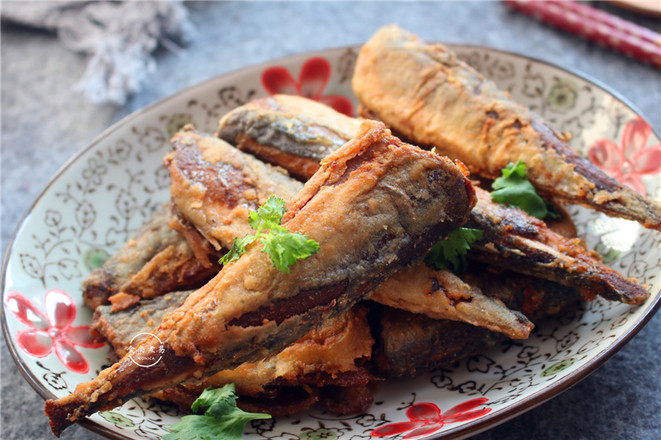 香煎秋刀魚的做法-家常味煎菜譜-易網健康養生網 香煎秋刀魚的做法-家常味煎菜譜