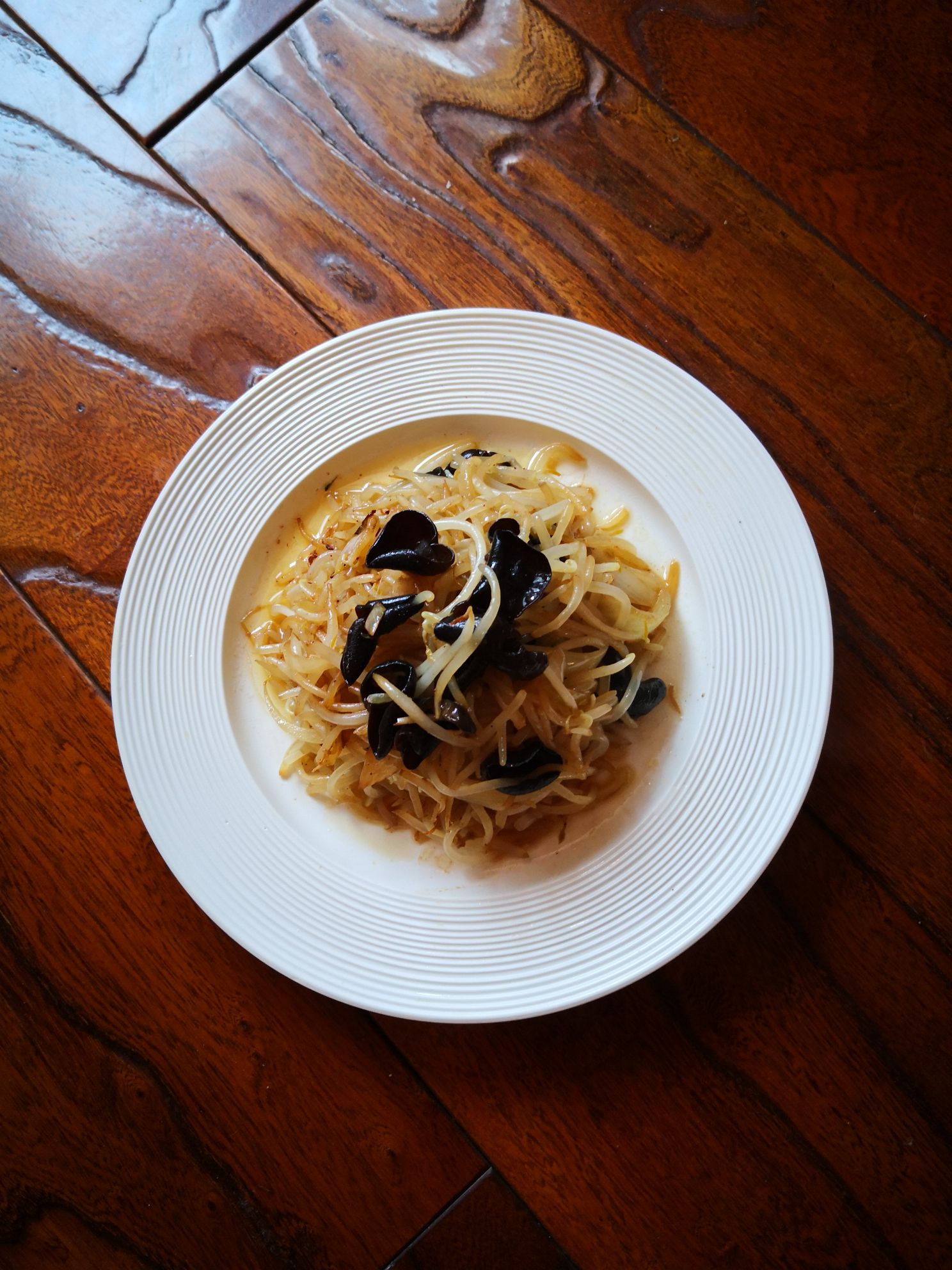 豆芽炒木耳的做法-家常味炒菜譜-易網(wǎng)健康養(yǎng)生網(wǎng) 豆芽炒木耳的做法-家常味炒菜譜