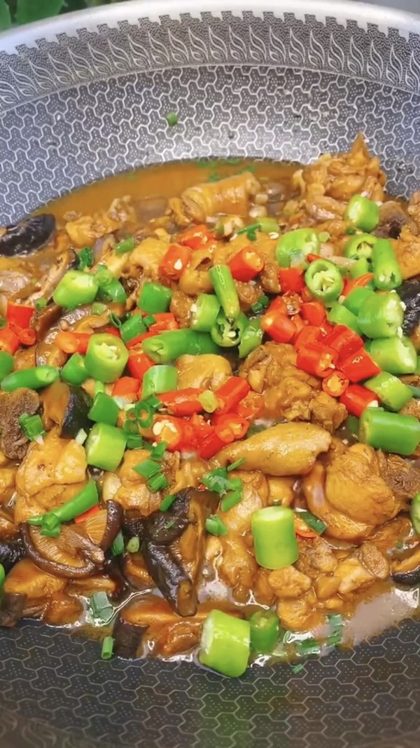 家常燜雞肉的做法-咸鮮味燜菜譜-易網健康養生網 家常燜雞肉的做法-咸鮮味燜菜譜