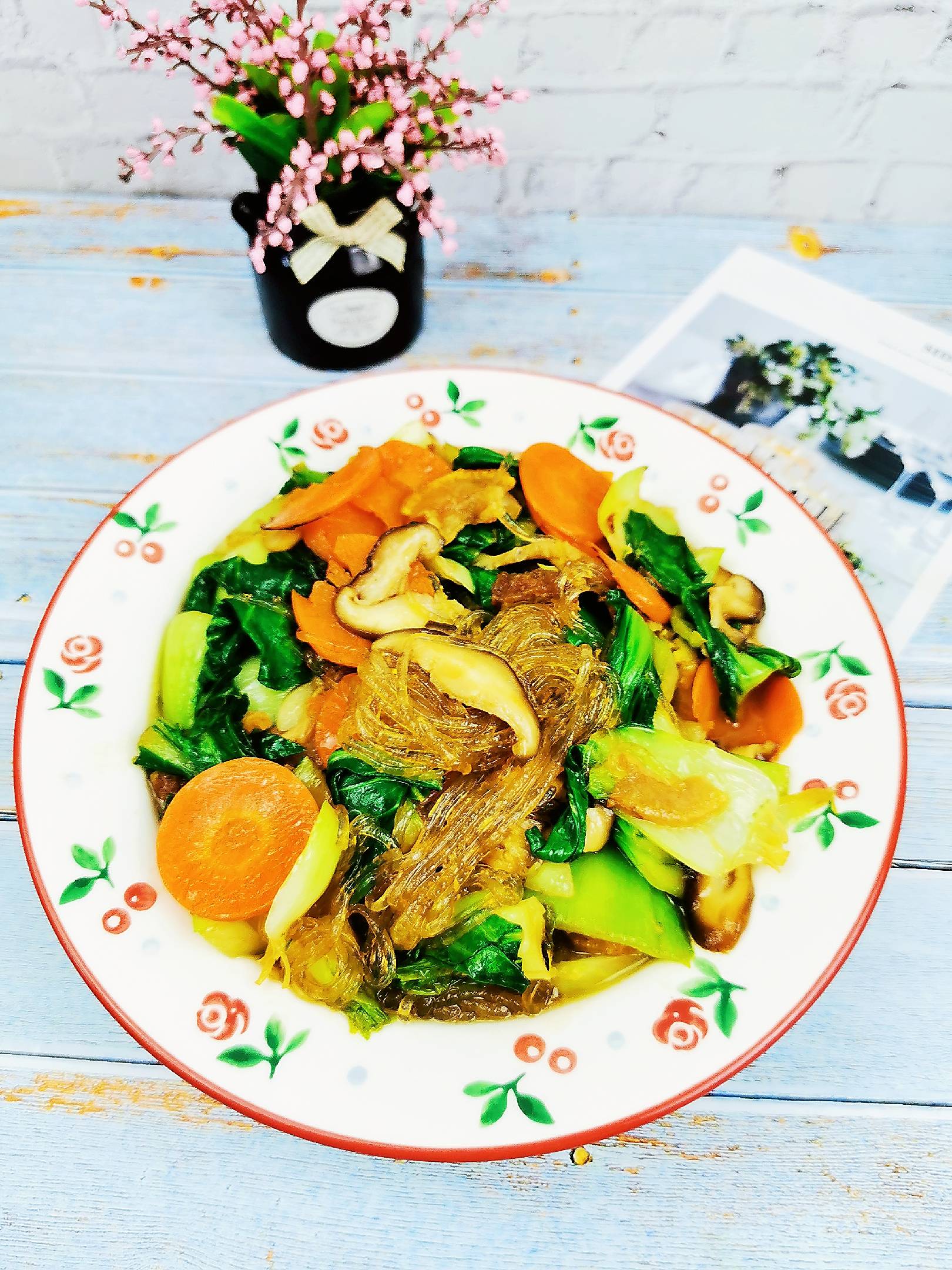 油菜炒粉絲的做法-咸鮮味炒菜譜-易網健康養生網 油菜炒粉絲的做法-咸鮮味炒菜譜