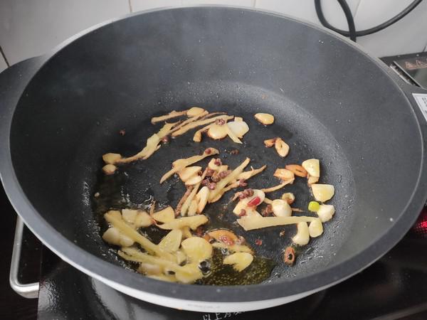 醬燜梭魚的做法-咸鮮味燉菜譜