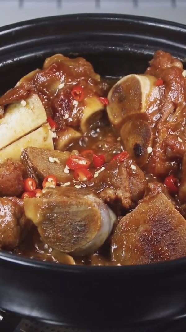 家常燉筒骨的做法-咸鮮味燉菜譜