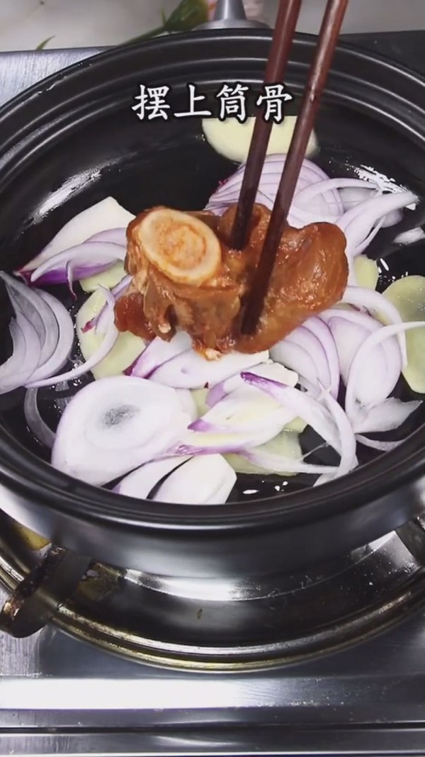 家常燉筒骨的做法-咸鮮味燉菜譜