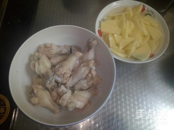 雞翅根炒土豆片的做法-家常味爆菜譜-易網(wǎng)健康養(yǎng)生網(wǎng) 雞翅根炒土豆片的做法-家常味爆菜譜