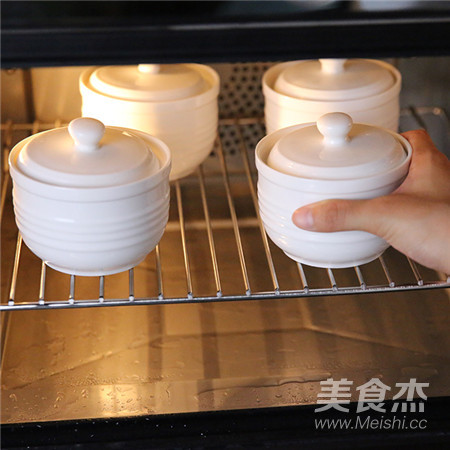 【滋補(bǔ)暖心】黃花菜蟲草花燉雞湯的做法-家常味燉菜譜-易網(wǎng)健康養(yǎng)生網(wǎng) 【滋補(bǔ)暖心】黃花菜蟲草花燉雞湯的做法-家常味燉菜譜