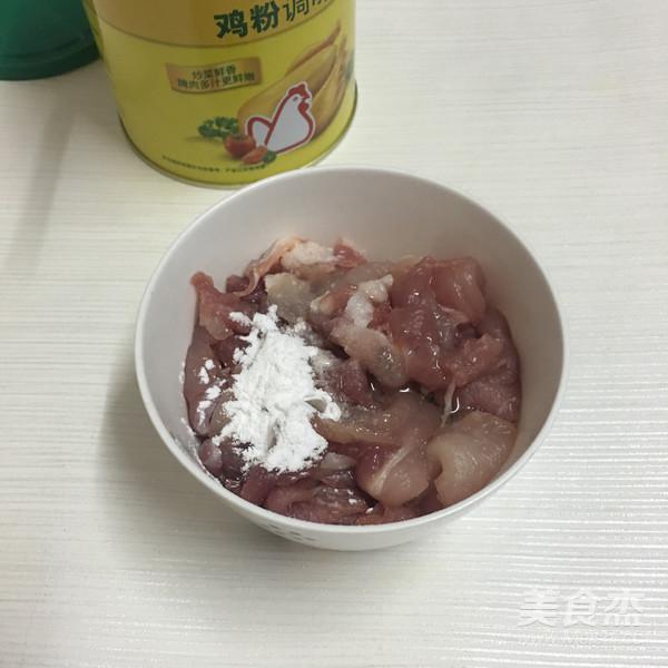 西芹炒肉片的做法-家常味炒菜譜-易網健康養生網 西芹炒肉片的做法-家常味炒菜譜