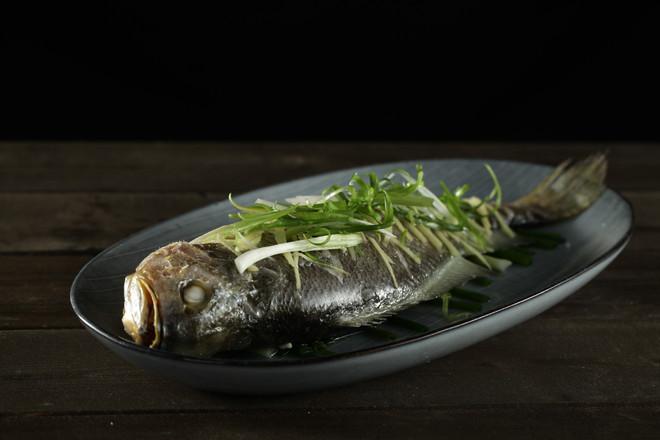 清蒸黃花魚！魚中的美味！的做法-咸鮮味蒸菜譜