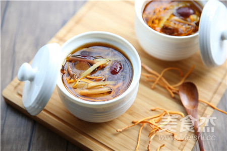 【滋補(bǔ)暖心】黃花菜蟲草花燉雞湯的做法-家常味燉菜譜-易網(wǎng)健康養(yǎng)生網(wǎng) 【滋補(bǔ)暖心】黃花菜蟲草花燉雞湯的做法-家常味燉菜譜