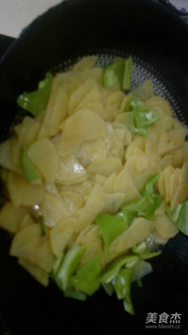 炒土豆片的做法-家常味炒菜譜-易網(wǎng)健康養(yǎng)生網(wǎng) 炒土豆片的做法-家常味炒菜譜