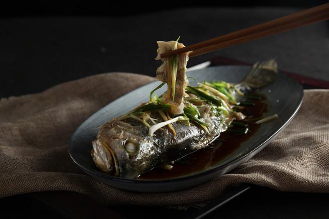 清蒸黃花魚！魚中的美味！的做法-咸鮮味蒸菜譜