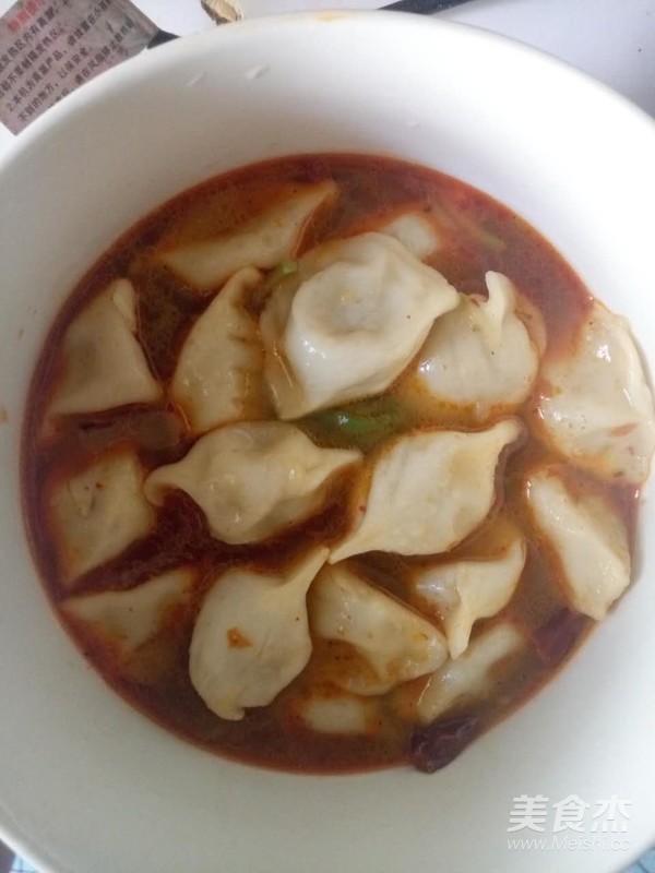 瞎搗亂的火鍋餃子的做法-紅油味煮菜譜