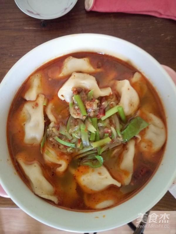 瞎搗亂的火鍋餃子的做法-紅油味煮菜譜