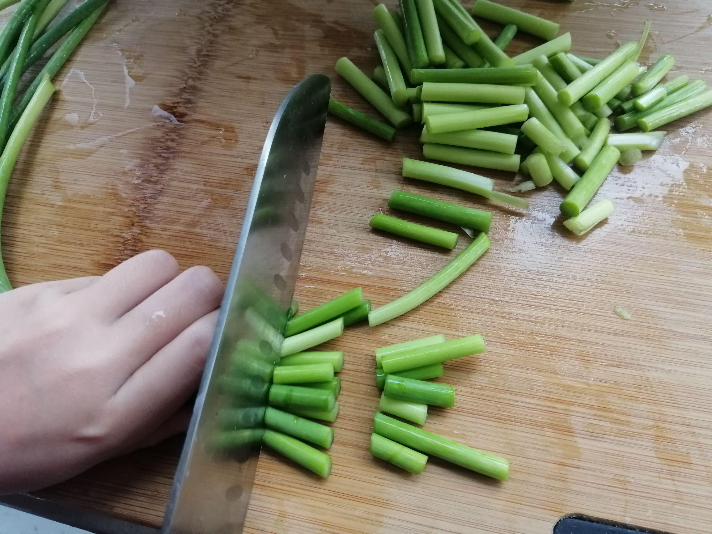 蒜苔炒肉,小朋友來(lái)做菜的做法-家常味炒菜譜-易網(wǎng)健康養(yǎng)生網(wǎng) 蒜苔炒肉,小朋友來(lái)做菜的做法-家常味炒菜譜