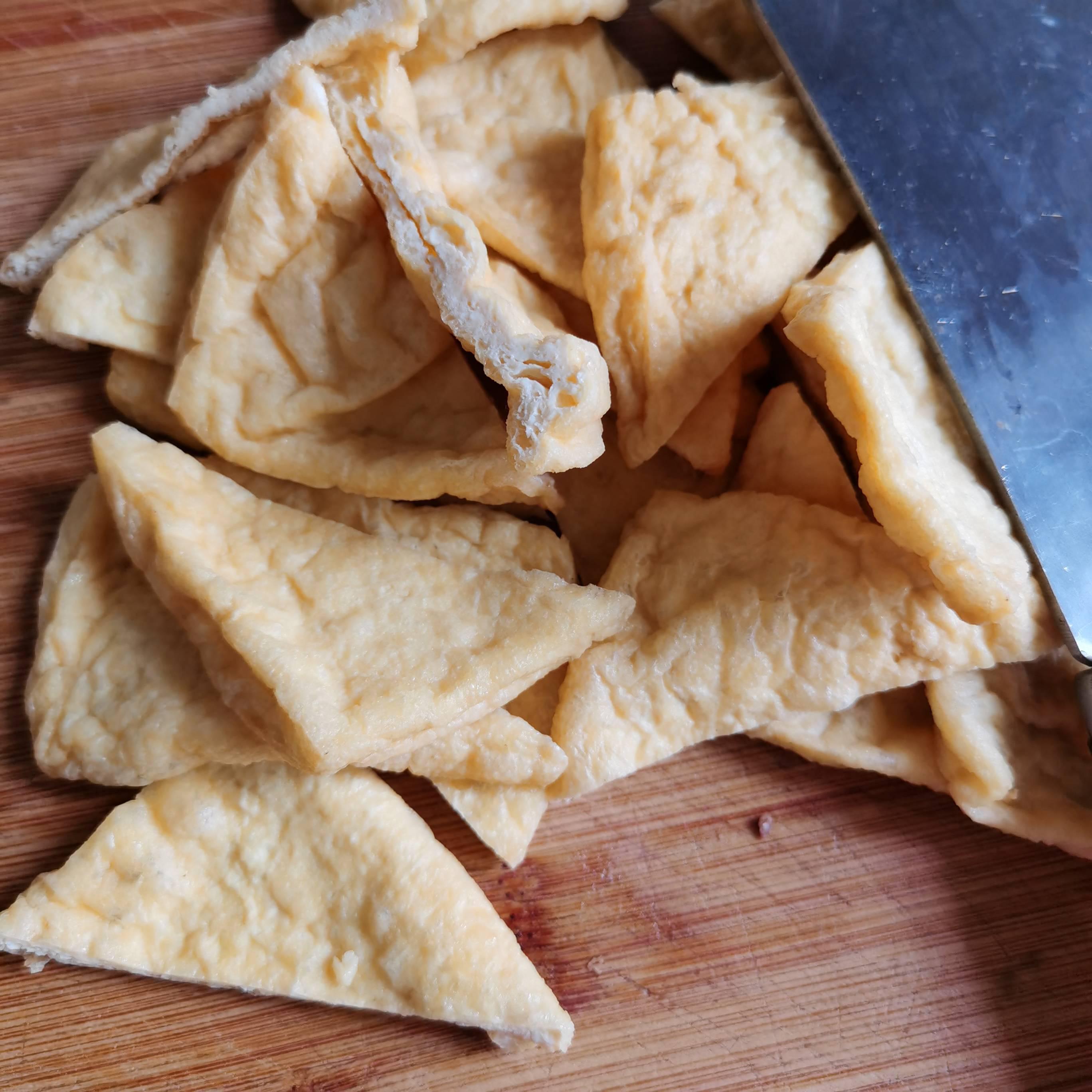 牛肉燒油豆腐的做法-家常味燒菜譜-易網(wǎng)健康養(yǎng)生網(wǎng) 牛肉燒油豆腐的做法-家常味燒菜譜