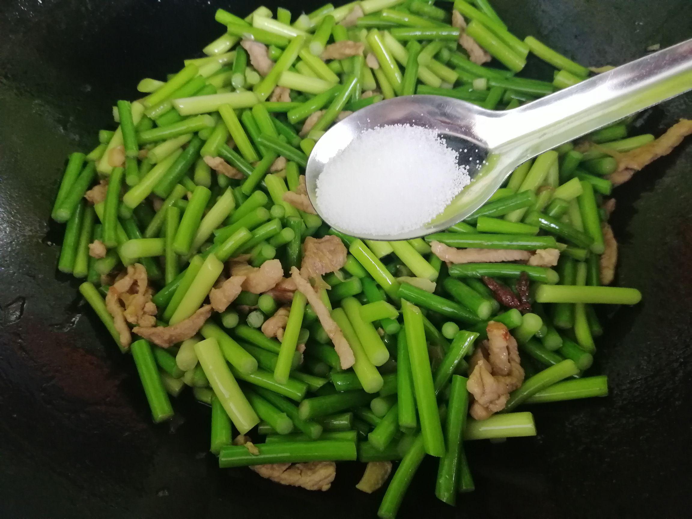 蒜苔炒肉,小朋友來(lái)做菜的做法-家常味炒菜譜-易網(wǎng)健康養(yǎng)生網(wǎng) 蒜苔炒肉,小朋友來(lái)做菜的做法-家常味炒菜譜