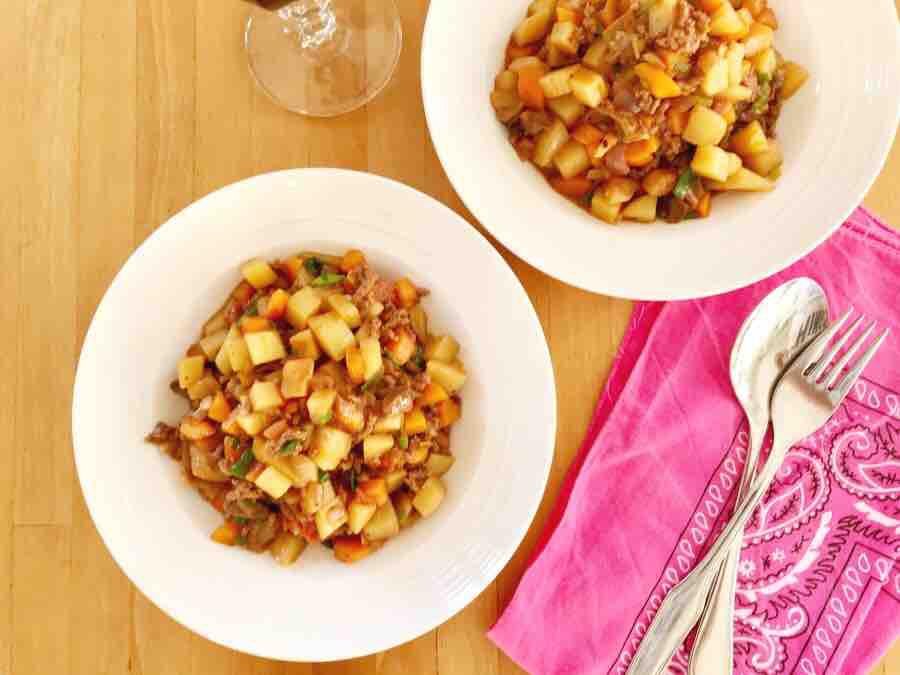 時蔬牛肉燉 Lapskaus的做法-家常味燉菜譜-易網(wǎng)健康養(yǎng)生網(wǎng) 時蔬牛肉燉 Lapskaus的做法-家常味燉菜譜