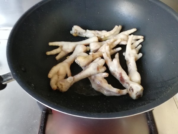 韓式辣醬雞爪的做法-香辣味炒菜譜-易網(wǎng)健康養(yǎng)生網(wǎng) 韓式辣醬雞爪的做法-香辣味炒菜譜