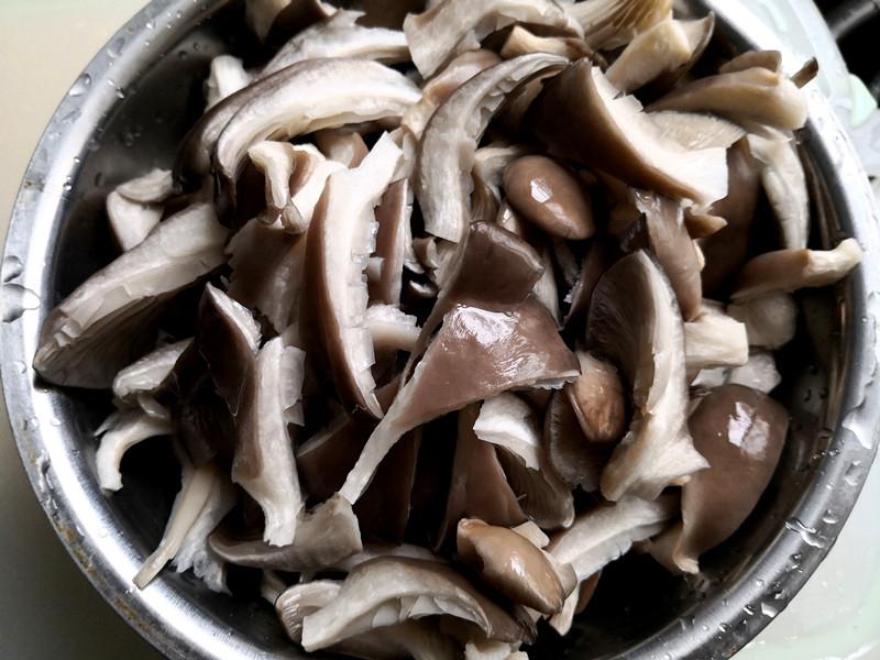 雞蛋炒蘑菇的做法-家常味炒菜譜-易網<a href=http://www.xllyou.com/ target=_blank class=infotextkey>健康養生</a>網 雞蛋炒蘑菇的做法-家常味炒菜譜