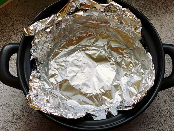 砂鍋烤雞米花的做法-家常味烤菜譜-易網(wǎng)<a href=http://www.xllyou.com/ target=_blank class=infotextkey>健康養(yǎng)生</a>網(wǎng) 砂鍋烤雞米花的做法-家常味烤菜譜