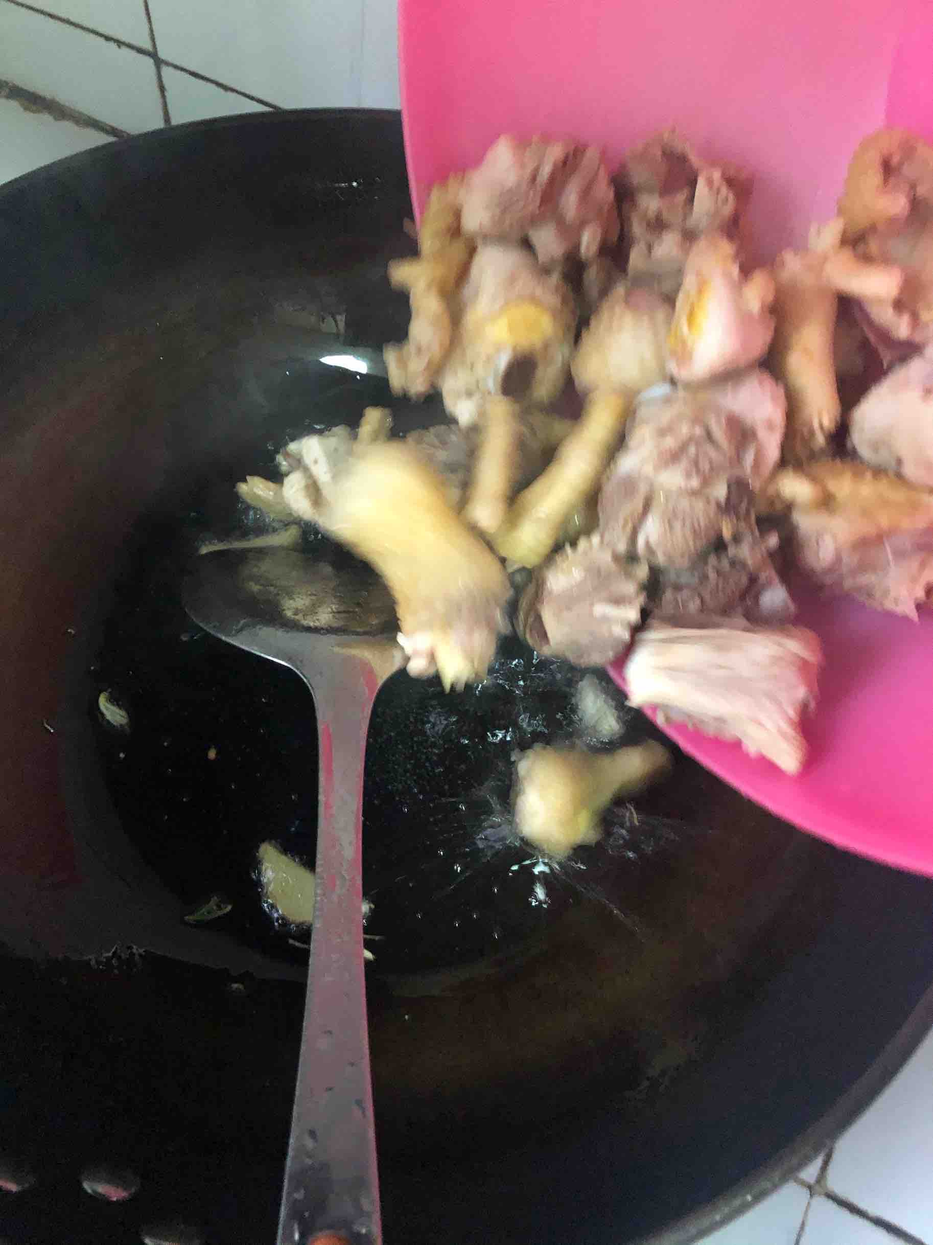 黃燜雞的做法-咸鮮味燒菜譜-易網健康養生網 黃燜雞的做法-咸鮮味燒菜譜